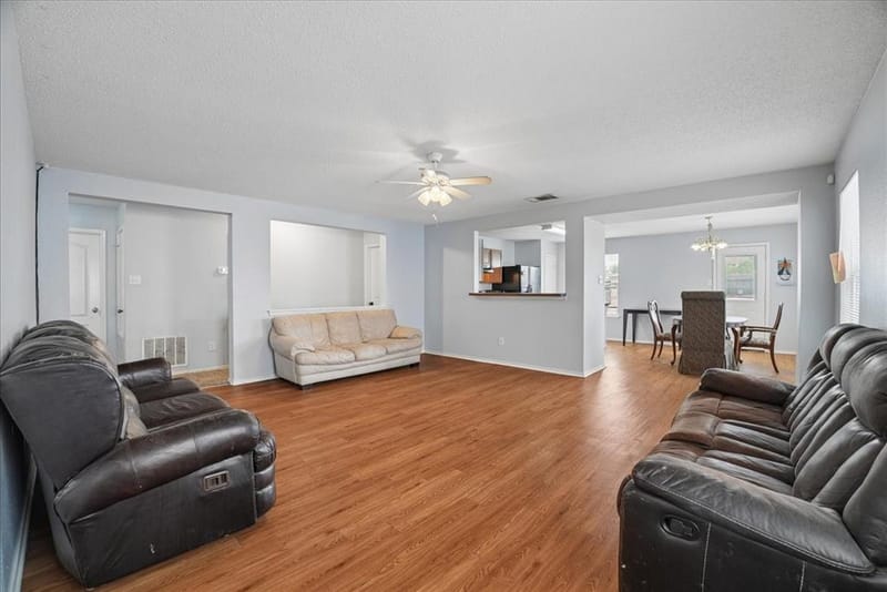 9103 Prairie Bluff Drive, Dallas TX 75227 - Photo 4