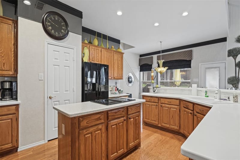 800 Timberwolf Court, Crowley TX 76036 - Photo 16