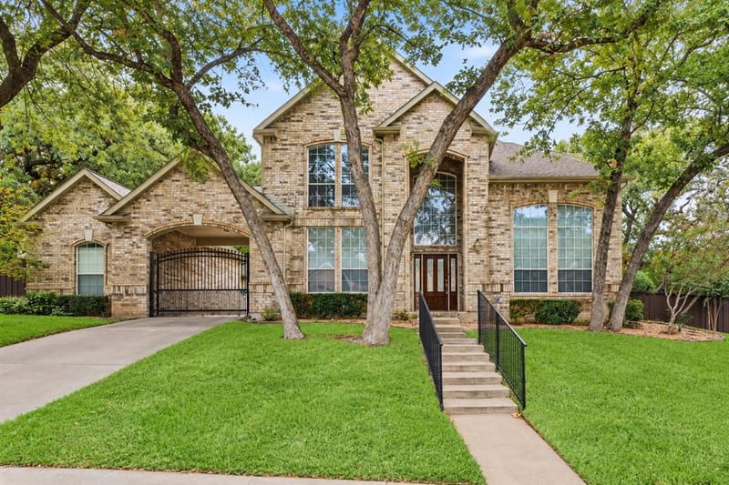 800 Timberwolf Court, Crowley TX 76036