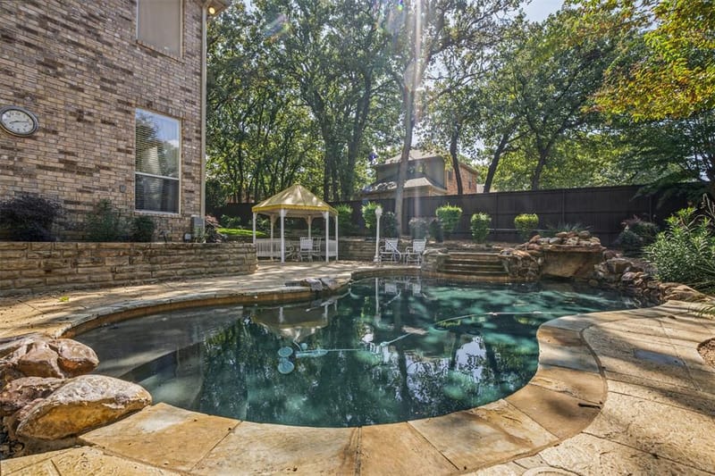 800 Timberwolf Court, Crowley TX 76036 - Photo 34