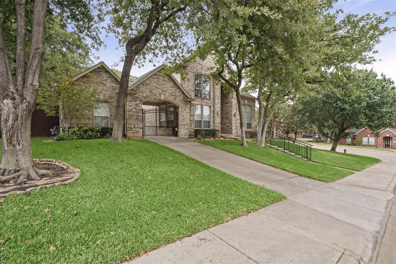 800 Timberwolf Court, Crowley TX 76036 - Photo 39