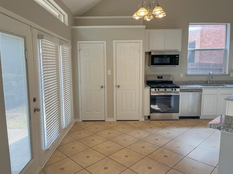 1617 Buena Vista Drive, Denton TX 76210 - Photo 12