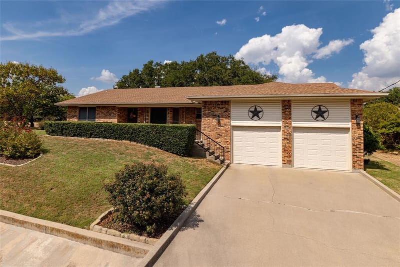 304 Lakeview Drive, Runaway Bay TX 76426 - Photo 2