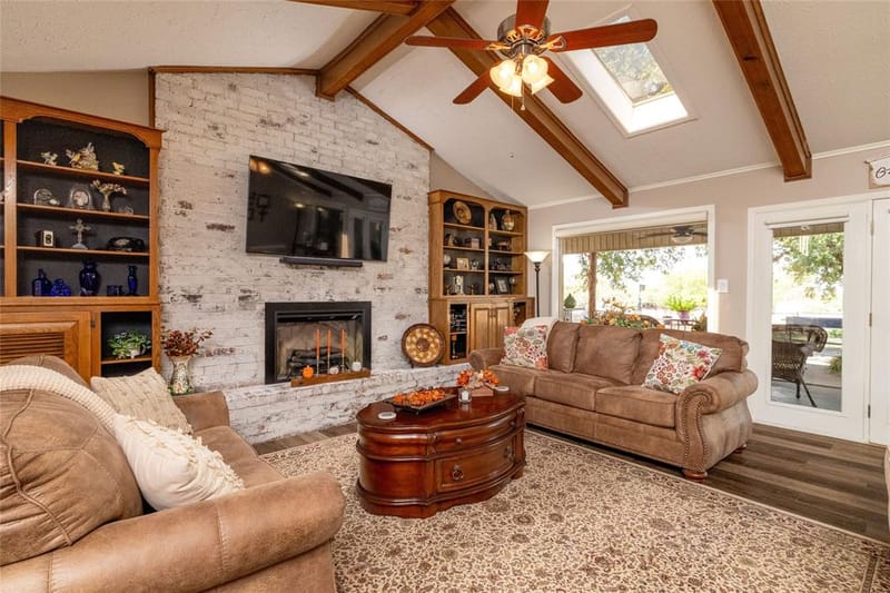 304 Lakeview Drive, Runaway Bay TX 76426 - Photo 12