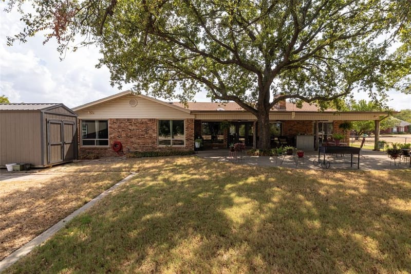 304 Lakeview Drive, Runaway Bay TX 76426 - Photo 32