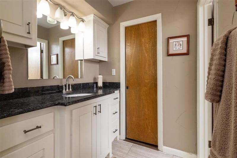 304 Lakeview Drive, Runaway Bay TX 76426 - Photo 24
