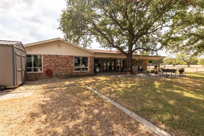 304 Lakeview Drive, Runaway Bay TX 76426 - Photo 31