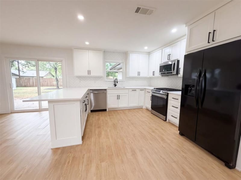1515 Cherokee Street, Arlington TX 76012 - Photo 8