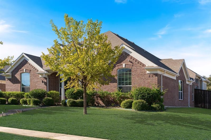 2901 Regents Park Lane, Garland TX 75043 - Photo 3