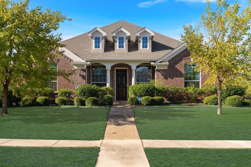 2901 Regents Park Lane, Garland TX 75043
