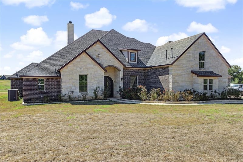 115 Chisum Drive, Millsap TX 76066 - Photo 2