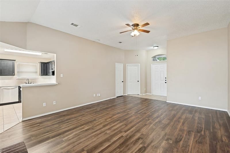 1512 Manitoba Lane, Glenn Heights TX 75154 - Photo 5
