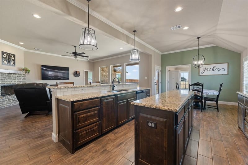 121 Tall Pine Drive, Godley TX 76044 - Photo 10