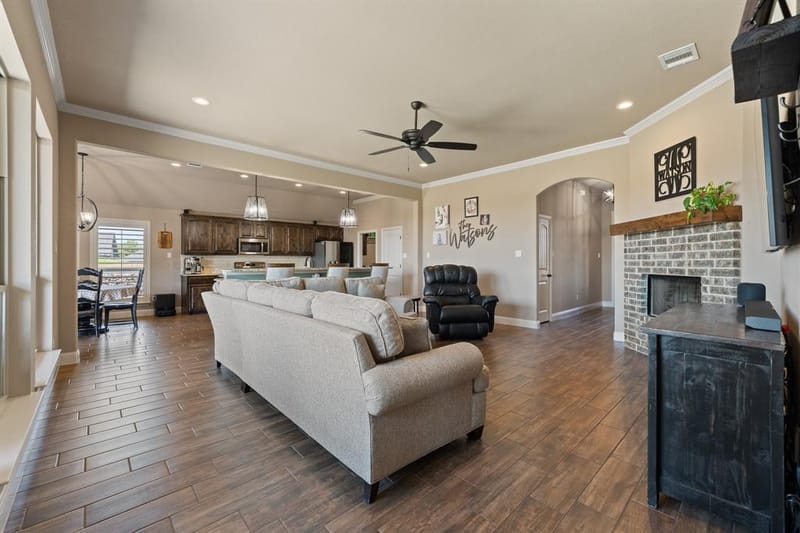 121 Tall Pine Drive, Godley TX 76044 - Photo 4