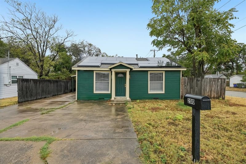 200 N Roe Street, White Settlement TX 76108