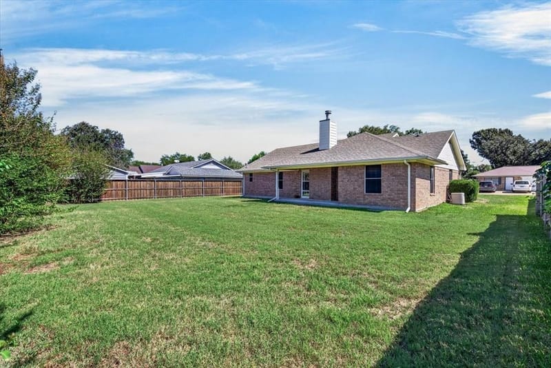 1204 S Bettie Street, Mabank TX 75147 - Photo 3
