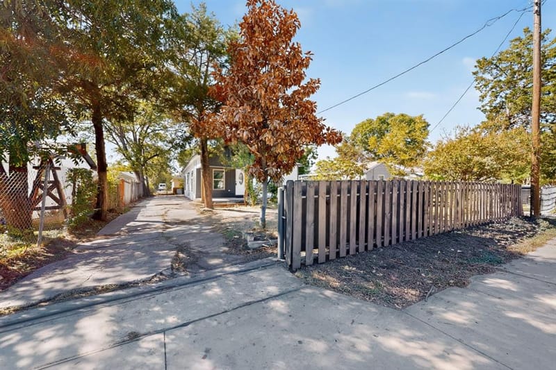 651 Ezekial Avenue, Dallas TX 75217 - Photo 3