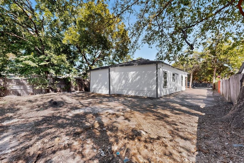 651 Ezekial Avenue, Dallas TX 75217 - Photo 36