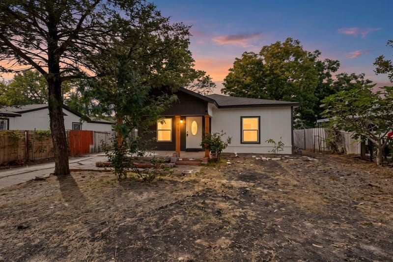 651 Ezekial Avenue, Dallas TX 75217