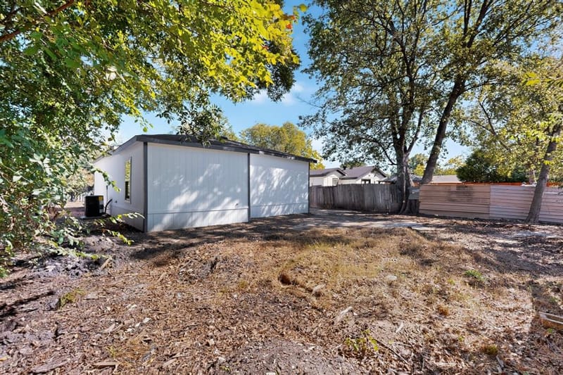651 Ezekial Avenue, Dallas TX 75217 - Photo 38
