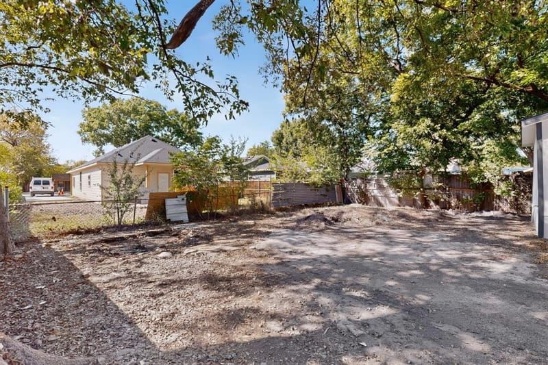 651 Ezekial Avenue, Dallas TX 75217 - Photo 39