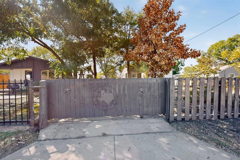 651 Ezekial Avenue, Dallas TX 75217 - Photo 4