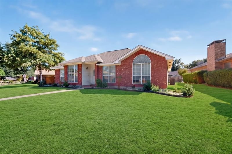 2318 Bent Bow Drive, Garland TX 75044 - Photo 4
