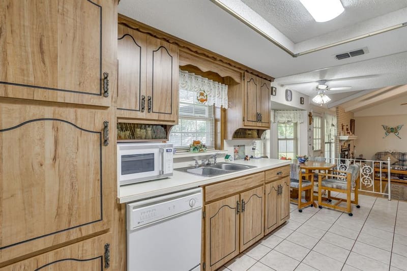 1512 Lamplighter Lane, Edgecliff Village TX 76134 - Photo 22