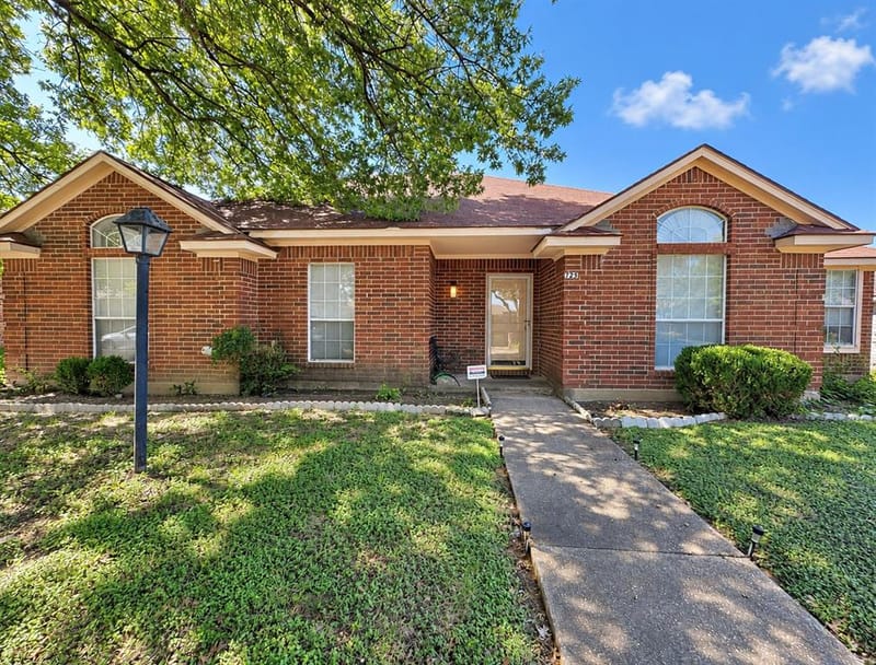 725 Andalusia Trail, DeSoto TX 75115