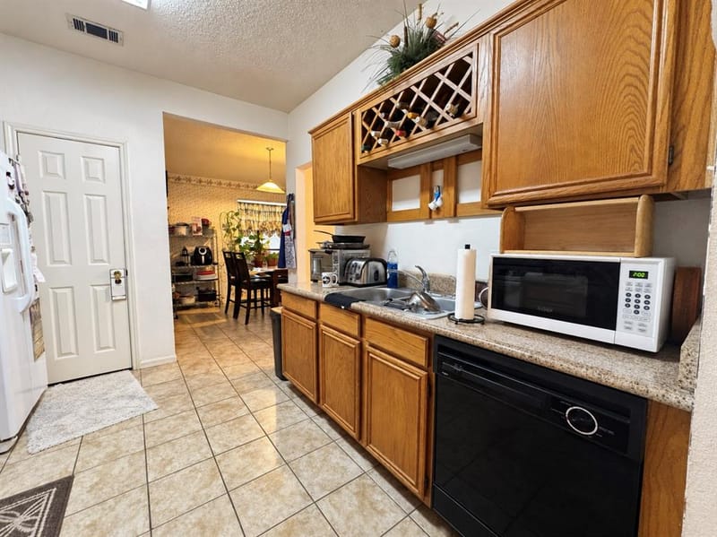 725 Andalusia Trail, DeSoto TX 75115 - Photo 9