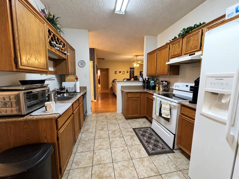725 Andalusia Trail, DeSoto TX 75115 - Photo 10