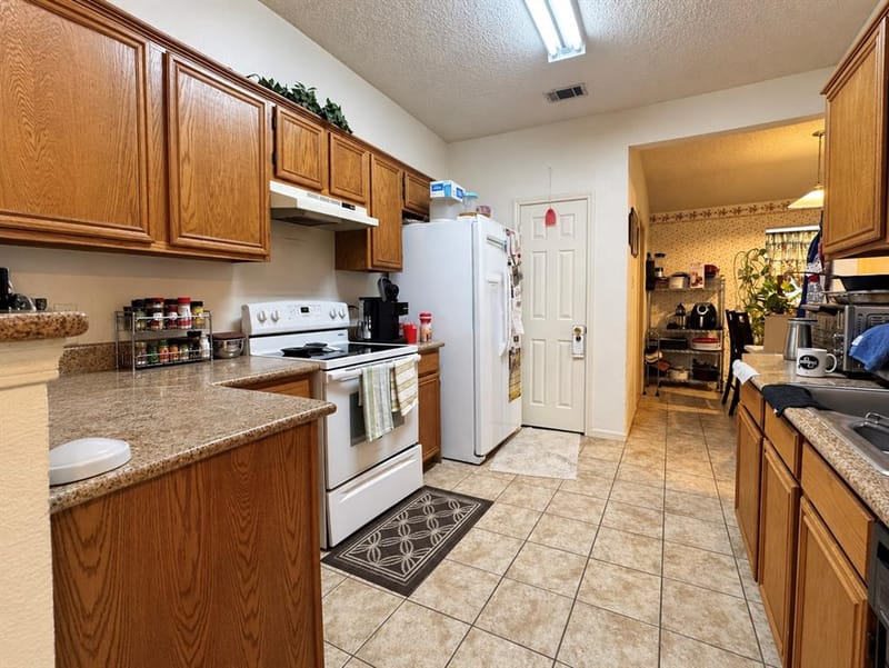 725 Andalusia Trail, DeSoto TX 75115 - Photo 8
