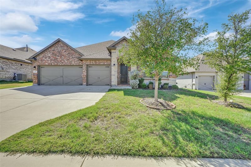 919 Hondo Lane, Mansfield TX 76063