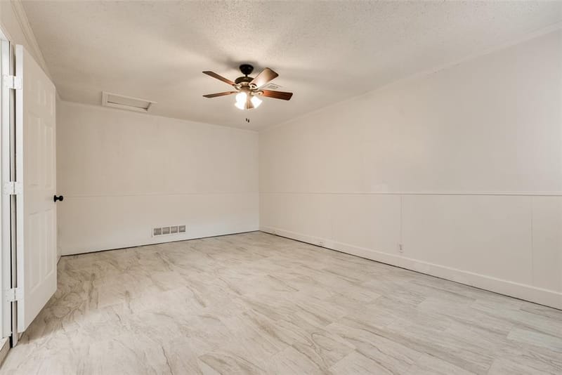 9829 GROVE OAKS Valley, Dallas TX 75217 - Photo 16