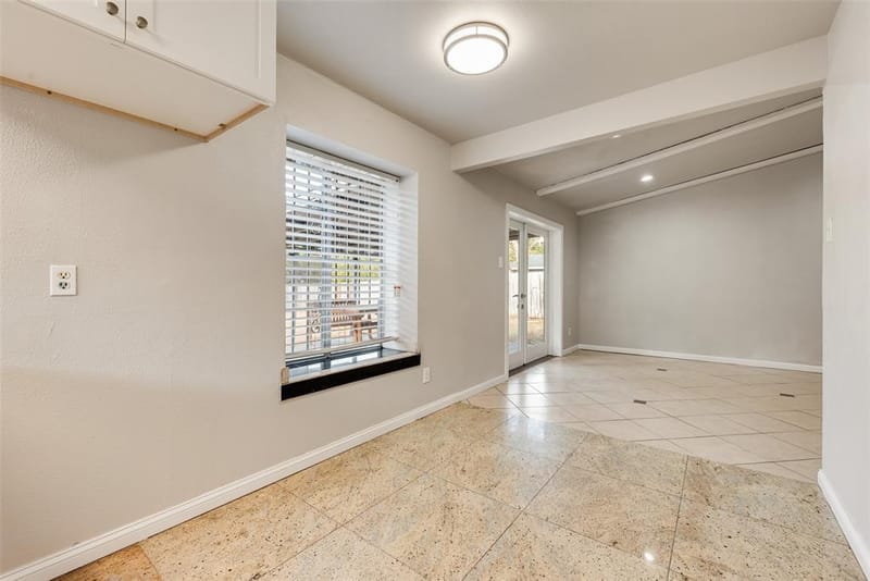 9829 GROVE OAKS Valley, Dallas TX 75217 - Photo 5
