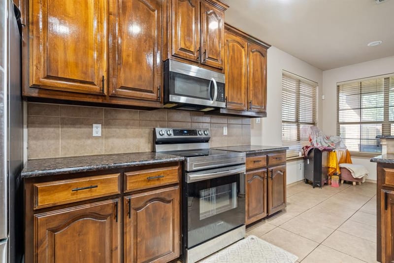 1620 Secretariat Lane, Irving TX 75060 - Photo 7