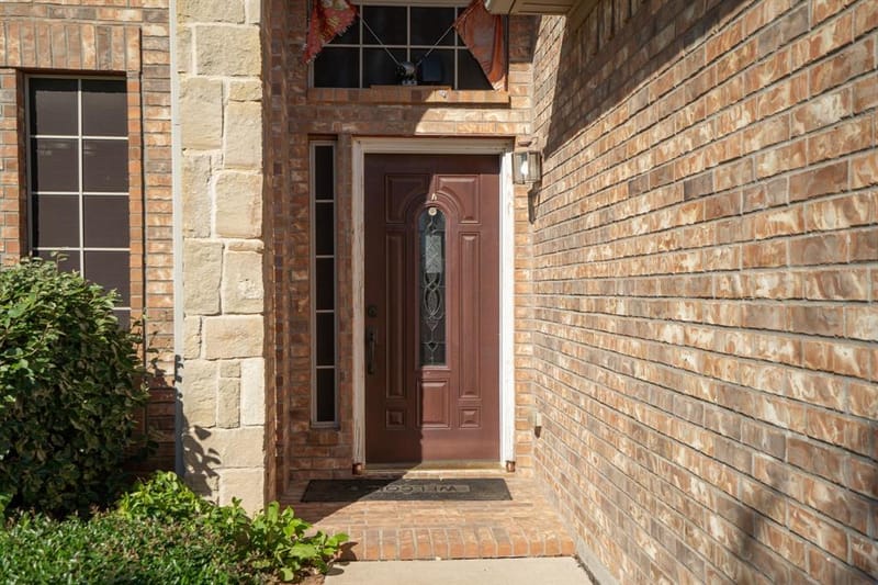 1620 Secretariat Lane, Irving TX 75060 - Photo 3