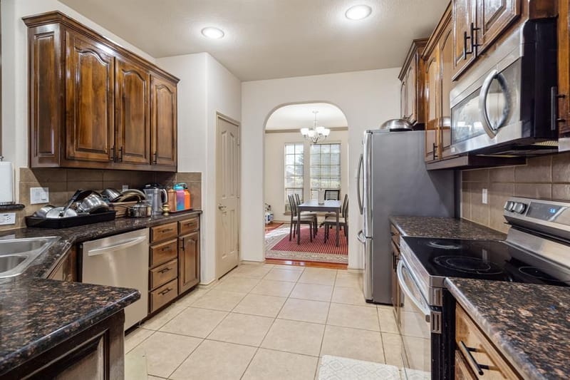 1620 Secretariat Lane, Irving TX 75060 - Photo 8