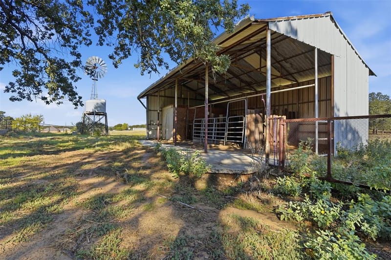 209 County Road 4917, Newark TX 76071 - Photo 35