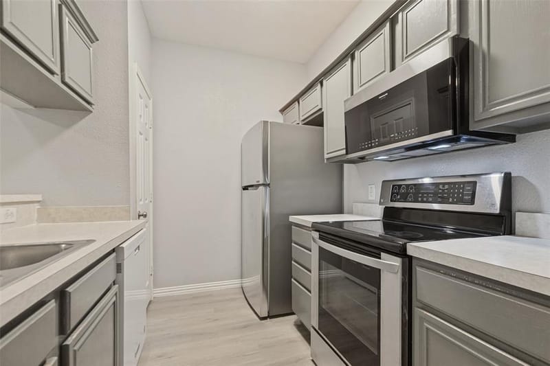 3815 Brandon Park Drive, Garland TX 75044 - Photo 12