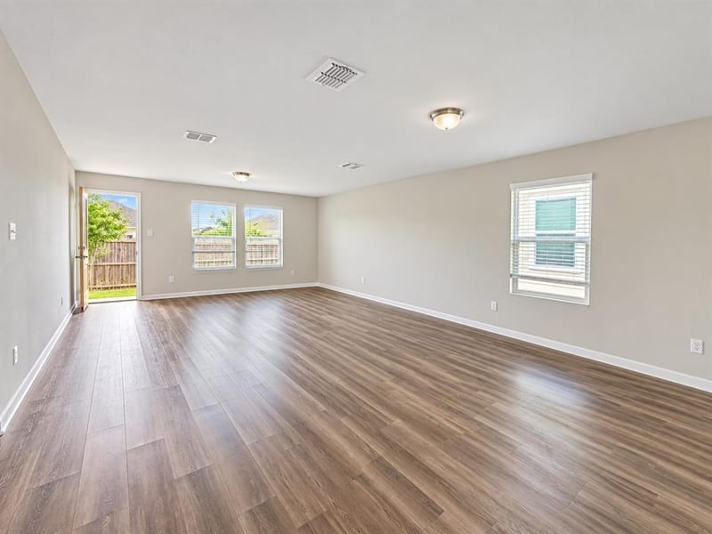 9226 Summerlee Street, Dallas TX 75227 - Photo 5