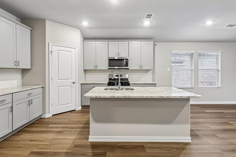 2808 Nicole Drive, Denton TX 76208 - Photo 3