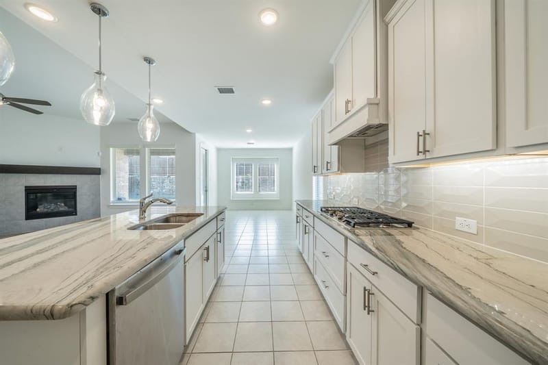821 Reynolds Drive, Fate TX 75087 - Photo 9