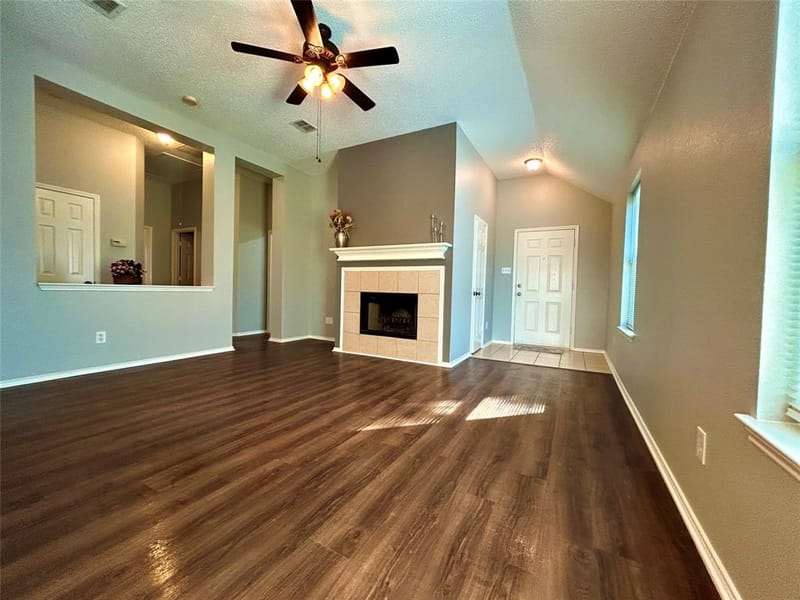 133 Lincoln Lane, Crowley TX 76036 - Photo 6