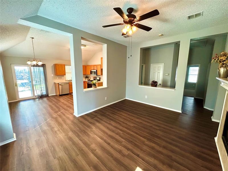 133 Lincoln Lane, Crowley TX 76036 - Photo 5