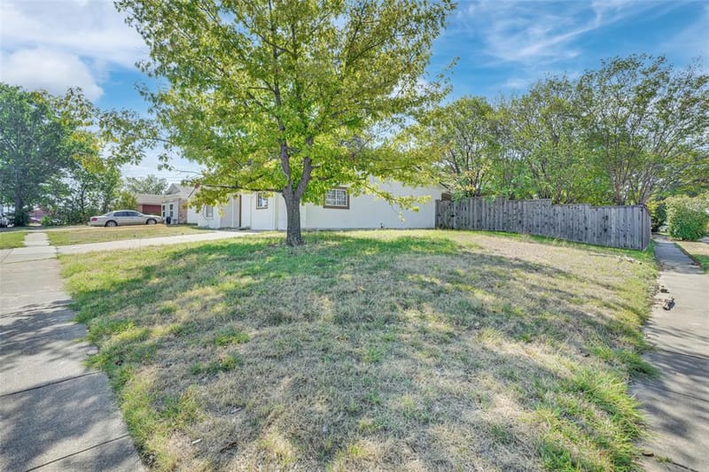 301 S Forest Crest Drive, Garland TX 75042 - Photo 4