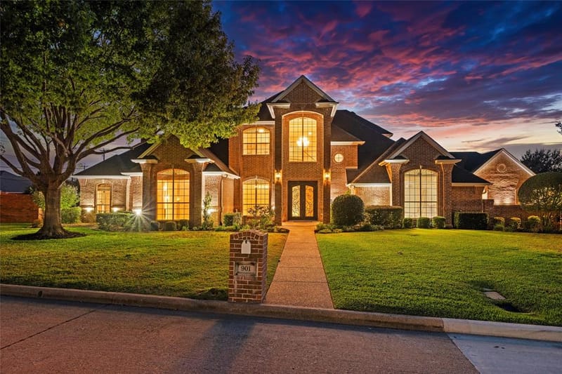 901 Walnut Falls Circle, Mansfield TX 76063