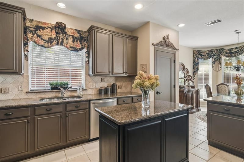 10521 Chablis Lane, Frisco TX 75035 - Photo 11