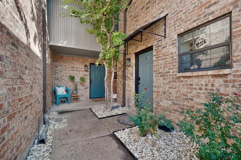 4030 Rawlins Street, Dallas TX 75219 - Photo 2