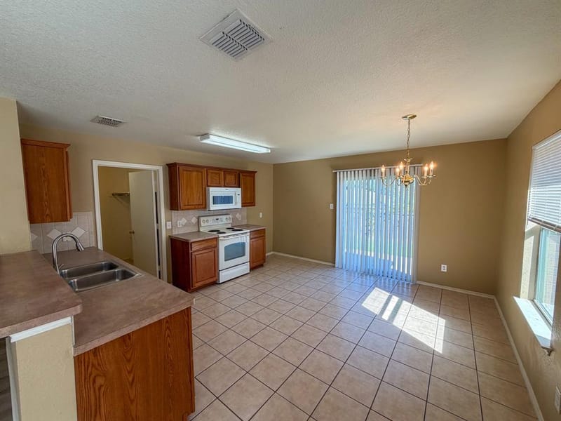 2111 Southridge Lane, Sherman TX 75092 - Photo 12